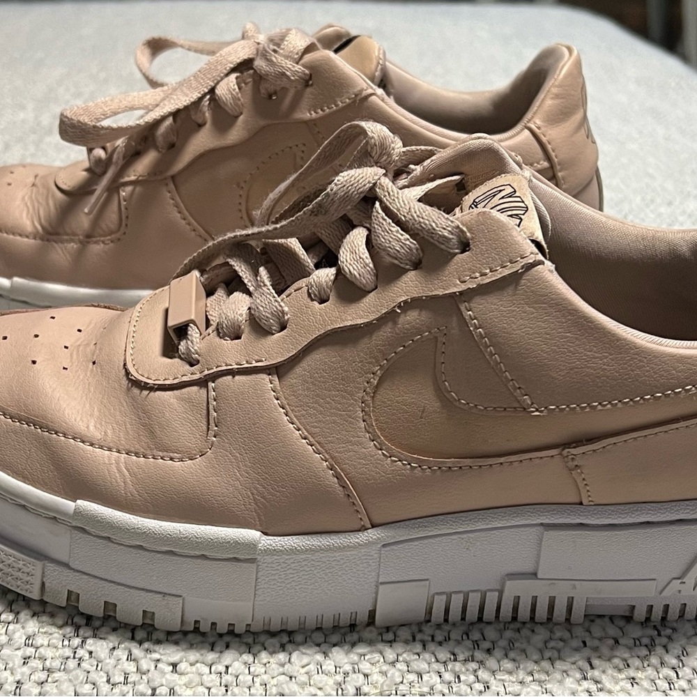 Nike Air Force 1